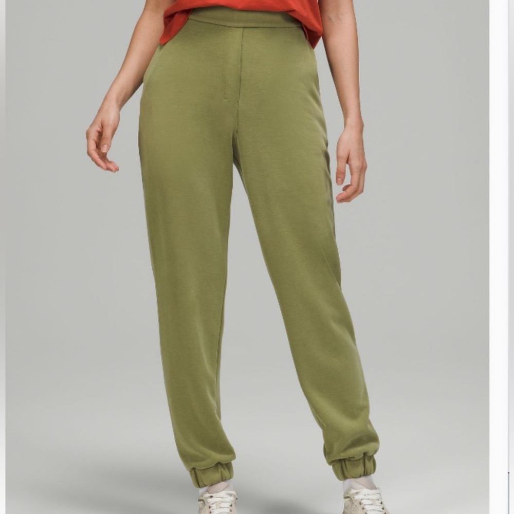 Lululemon soft stream, relaxed, high waisted pants